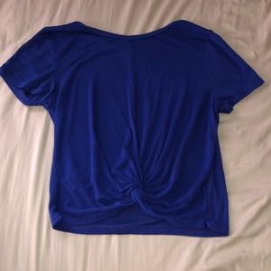Blue cropped T-shirt